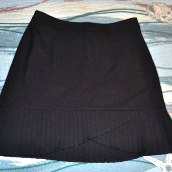 2/$10 The Limited Black Skirt with Hemline Pleating MUST BUNDLE FOR THIS PRICE - Picture 2 of 5